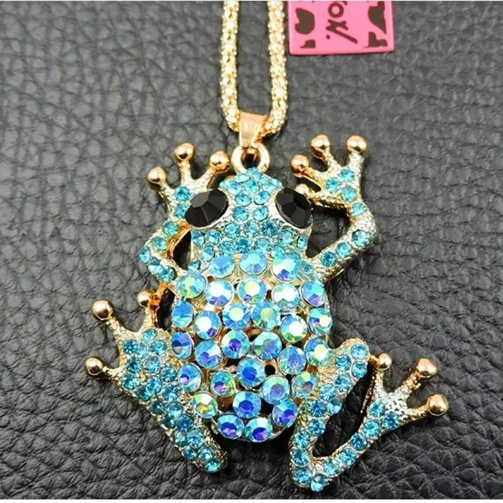 🐸 Betsey Johnson sparkling aqua crystal froggy pendant necklace 🐸